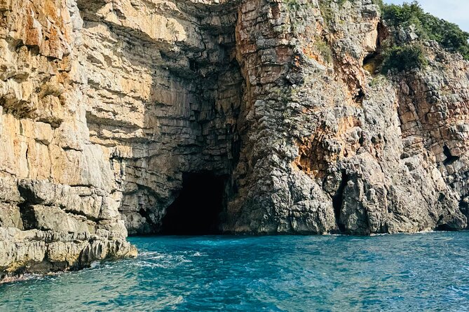3 Hours Private Blue Cave Adventure (Free Drinks) - What the $380.47 group price really buys