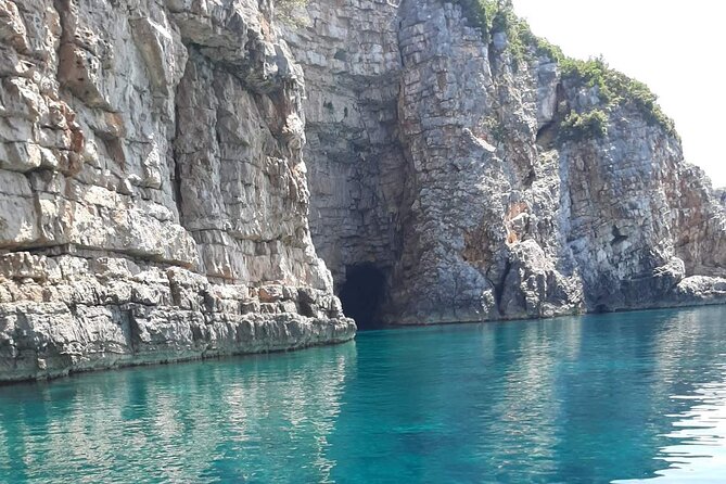3 Hours Speed Boat tour to the Blue Cave - Who will enjoy this three-hour trip?