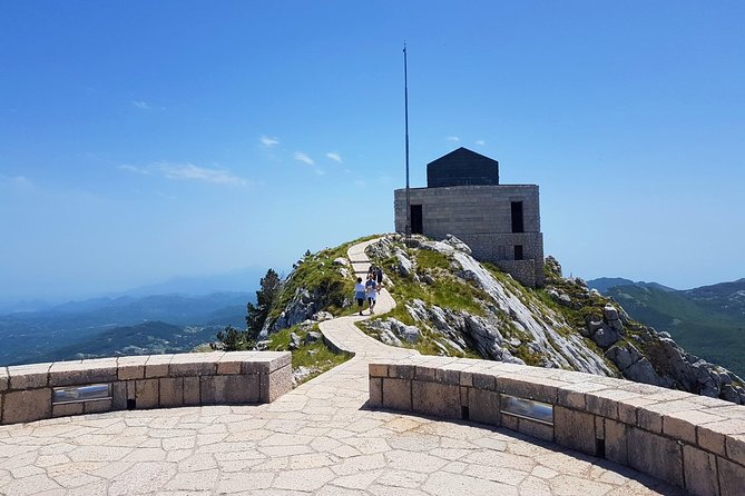 Cable car + Electric MTB from Njegos Mausoleum to Kotor bay - Horizont Bar and the final bay views