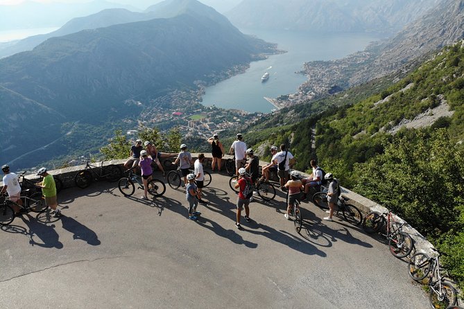 Epic 25 Turns Downhill Bike Descent w/ Panoramic Cable Car Ascent - Why the 25 Turns ride is special