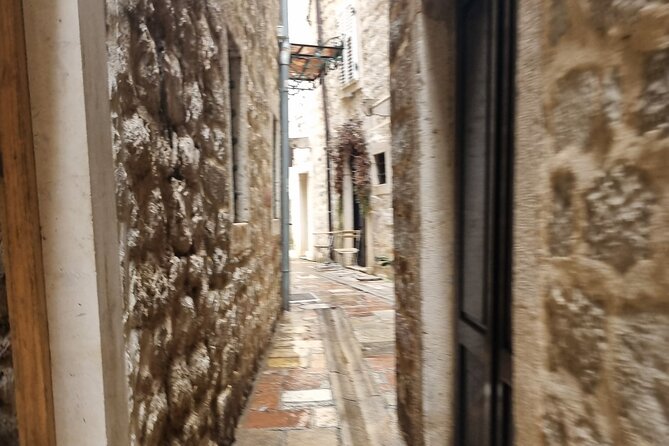 Food, wine and the best private walking tour of Kotor - Why this private Kotor tour works well