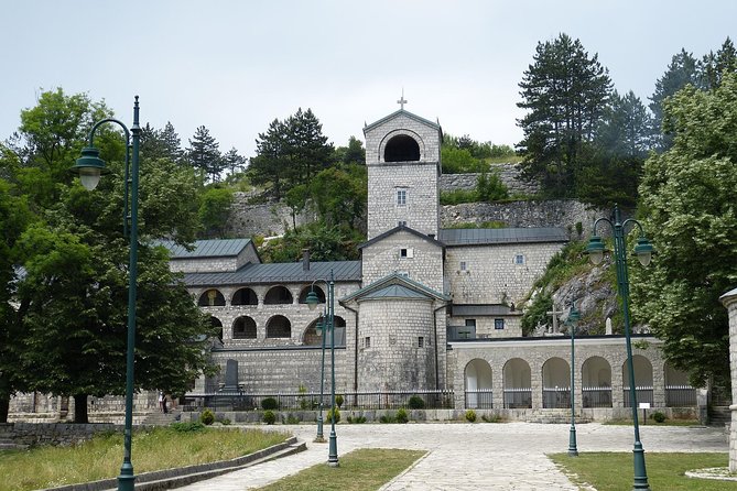 Gastronomy and Sightseeing in Montenegro - Lake Skadar & Cetinje Private Tour - Pavlova Strana, Montenegro’s great short photo stop