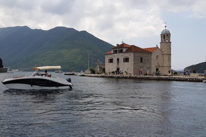 Group Perast & Lady of the Rock tour- 1h30min duration - Thirty minutes in historic Perast