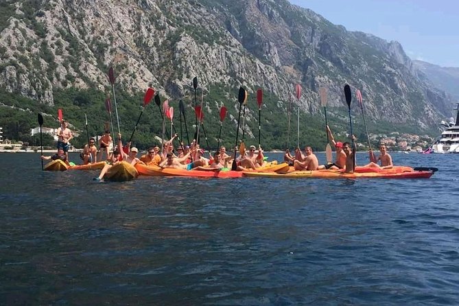 Kayak active tour - Swim time in the clear water