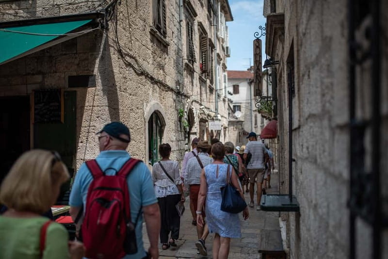 Kotor & Perast: Guided Day Trip From Dubrovnik - What the guide and transport add