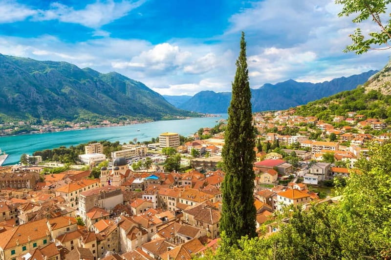 Kotor & Perast: Guided Day Trip From Dubrovnik - Leaving Dubrovnik for Montenegro