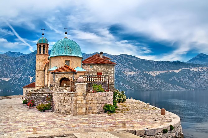 Kotor Private Speedboat Rental: Blue Cave & Lady of the Rocks - Guides, safety, and the private format
