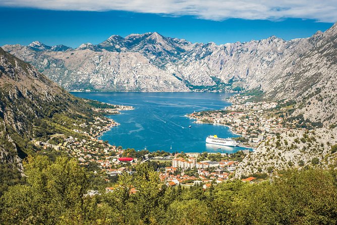 Kotor Red Semi-Submarine Tour: Underwater Cabin Family Adventure - Who should book this semi-submarine ride?