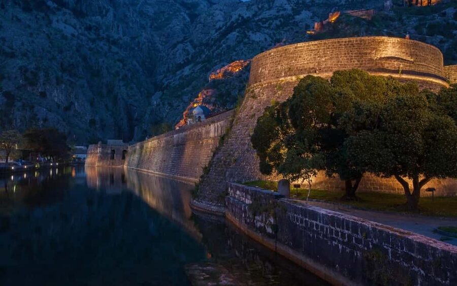 Montenegro & Bosnia 2 Countries in 1 Day Tour from Dubrovnik - Timing, border crossings, and what to bring