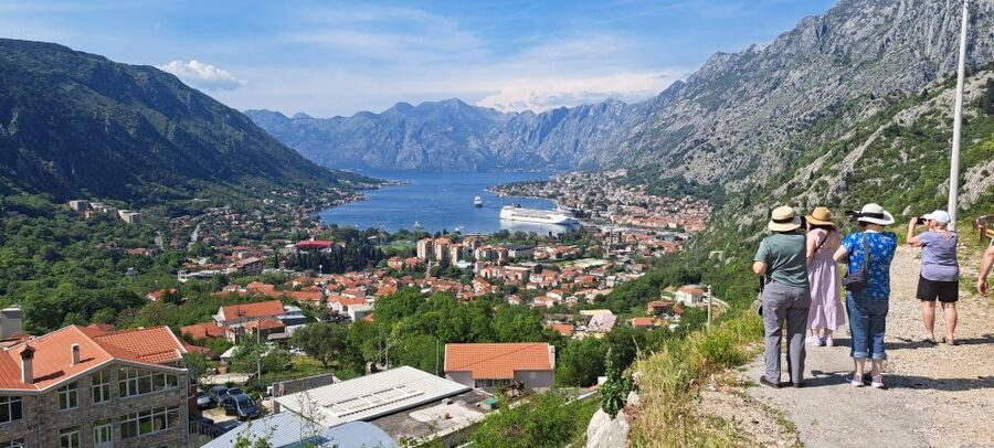 Montenegro: Perast & Kotor - Day Trip from Dubrovnik - Risan and the story of Queen Teuta
