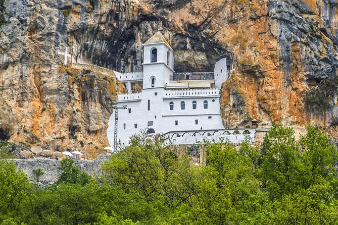 Ostrog monastery and Niagara waterfalls - Guides make the difference