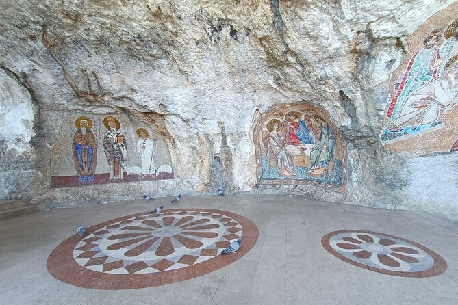 Ostrog Monastery tour - A coffee stop beside the monastery