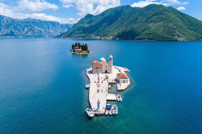 Private Gastro Cruise: Blue Cave & Organic Seaside Lunch - Who will enjoy this two-hour outing?