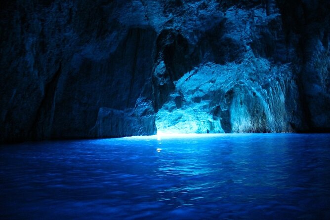 Private Speed Boat Tour to Blue Cave and Our Lady of the Rocks - 3h - The submarine tunnel is a quick, unusual stop