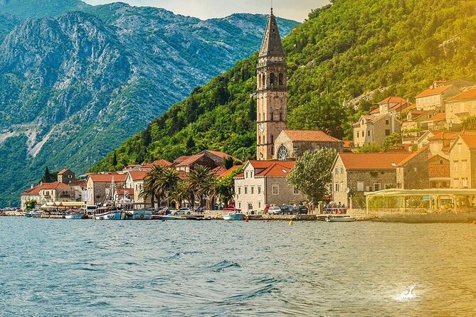 Private tour:Blue Cave,Mamula Island, Submarine Tunnel, Our Lady of the Rock(3h) - Skippers Milan and Vasilije