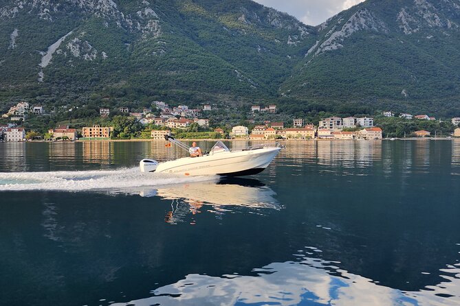 Private tour Perast and Our Lady of the Rocks 1.5h - Walking through Perast’s 17th-century streets