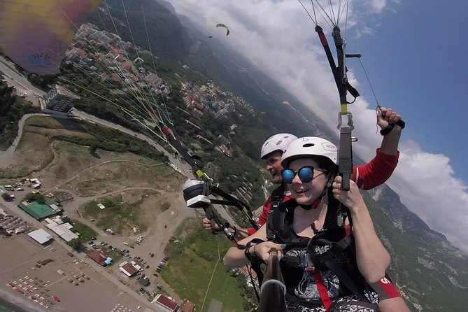 Tandem paragliding in Budva /All-inclusive - Safety, pilots, and the weather question