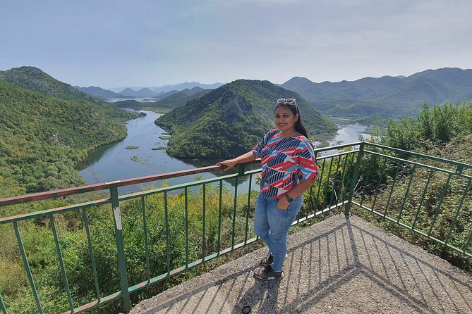 Wine tour- Family winery visit, food tasting & Skadar Lake boat cruise - Pavlova Strana’s famous bends